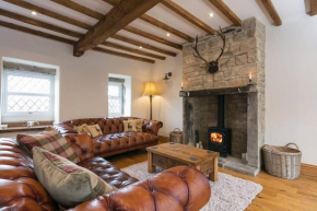 Stunning Blackberry Cottage with Log Burner - located on Haworth Main Street